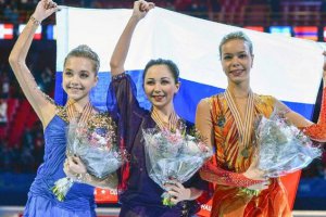 Очень рад за Кавагути и Смирнова. Столько лет пахать и вечно где-то на вторых ролях. Однозначно заслужили. Хотя, если объективно, то Столбова и Климов конечно сильнее. Если бы Фёдор не шлёпнулся в самом конце, на абсолютно ровном месте, то забрали бы золото. Ну да ладно, ещё своё возьмут. Парни подобрались наконец-то вплотную к первому месту. Но там всё по делу, Фернандес лучший. Даже не обидно. Ну а девчонки... тут нет слов, одни эмоции. Отрыв не просто велик, он космически огромен. Остальные на фоне наших девушек смотрятся просто убого. И это без Липницкой и Сотниковой. А ведь ещё есть Саханович и Медведева (которая кстати Погорилую обошла на чемпионате России и на европу просто по возрасту не прошла). Откуда столько их взялось. Наши их клонируют видимо)))