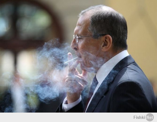 Медведев: антитабачный закон не направлен против курильщиков