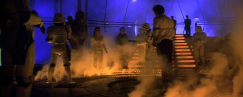 Смотрел в одном фильме, как давным давно проводили подобные эксперименты. Показали, как замораживают лётчика и без каких-либо последствий для здоровья размораживают.