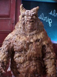 Да это разве неприятность, 2 раза меньше копать надо)) половину подкопа за него сделали. Заодно и замаскируется,