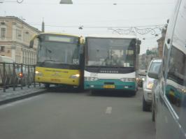 Тесно на Лиговке,...не в моготу.