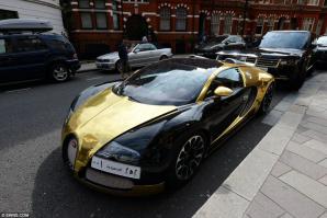 В случае ДТП и скрывшейся машины, ее номер смогут запомнить и написать только врачи :)