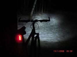 у меня это выглядело как то так, они оказывается по 180 люмен, в парке была кромешная тьма.