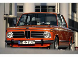 Возникло сомнение, что на фото дейтвительно BMW 2002. После поисков оказалось, что, во-первых, это Toyota MR2, а во-вторых, пост спи""ен с других ресурсов, и там тоже неправильно
А BMW 2002 на второй фотографии.
Выражаю неодобрение.