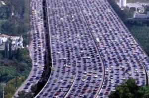 ПАРКОВКА ОКОЛО АШАНА В ВОЛГОГРАДЕ.