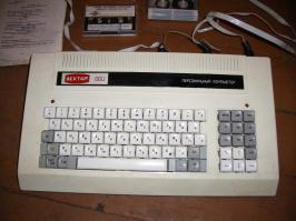 Еще в компьютерных кружках (кто помнит их? :)) кроме БКшек, стояли микрошы и векторы