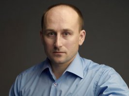 вот товарищ тоже интересный только харизмы больше надо ему. последнее время по всей стране ездит светится. вроде правильные вещи говорит.