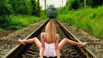 она туалет в поезде видела?