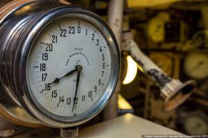 с подводной лодки часики, а те на танковые не походят