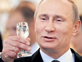 Владимир ПУТИН знает, что водка должна принадлежать народу. Фото: «ИТАР-ТАСС»