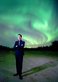 Таки повторы напрягают. А так плюсую - сам видел красиво, а сфотать тяжко.
И я, конечно дико извиняюсь, а что это за поц ?