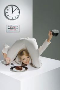 А это ? Такой заходишь кофейку хлебнуть, тебе : "И мне кипяточку" И Бац - инфаркт микарда вот такой рубец.