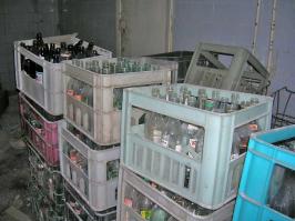 первый заработок в детстве))))))))))))))) Во всех дворах)))))))))) Все слышали по утрам как едет мотороллер с ящиками ))))))))))))))))