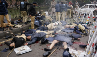 Подходите все, я не шахид, давайте обнимемся