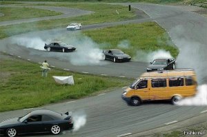 Красавчики, продолжайте в том же духе выкладывать видюхи. Лет через 10 посмотрим, как батю сын катать будет!!! Респект вам пацаны и ровного асфальта с затежными поворотами.