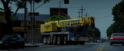 Terminator 3: Rise of the Machines
Demag AC 395
Вроде всю улицу специально построили, чтобы им раздолбать