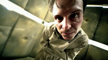 Я знаете за кого переживаю... за того, кто на первый прием пришел, а потом пойдет на второй. Вот тут то его психиатр, который его впервые видит, и упечет срочненько под галоперидол. Вот такой разворот... В какой-то из реальностей он кончит жизнь в психушке. Отсюда вывод - как бы тебя не таращило, к психиатрам не ходи! :)