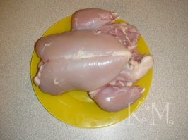 Курица фаршированная яйцами!
отрезаем голову матери, затем запихиваем в нее ее же нерожденных детей и ставим в духовку... ужас, же