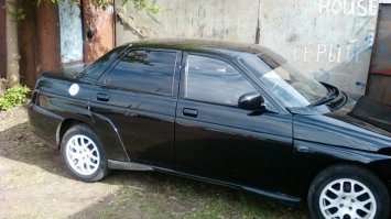 Видел в живую, 4 года назад, приезжали парни молодые на станцию тогда она еще вызывала любопытство, а теперь вызывает удивление - зачем?
Намного интересней авто ваз конструкторско-экспериментального отдела НТЦ ВАЗ и тольятинской фирмы Мега-Лада 2-х литровая десятка сам ездил, интересный авто, под капотом opel 150 лошадок рвал мерсы))) Отличалась на вид серебристой крышкой бензобака и нашлёпкой на капоте.