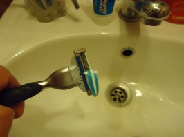 было как-то у меня утром после бурного застолья: вот, воспроизвожу специально (ладно хоть вовремя дошло, что что-то не так)