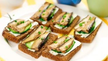 Я со шпротами люблю