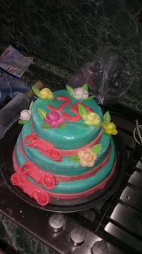 Жене делал на днюху,первый раз в жизни . Слов нет коряво, да и я кузнец а не кондитер.