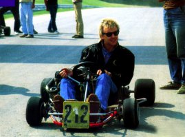 Роджер Тэйлор (Queen) :) вспомнилось тут