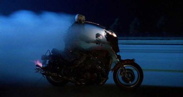 Кошмар на улице Вязов 5: Дитя сна
Один как раз навстречу снам и уехал))))
Лучшего качества фото не нашёл)))