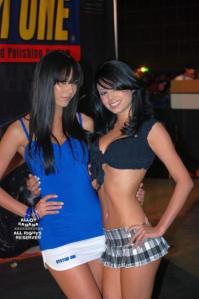 Сколько времени они смогут прожить на улице в таком виде, в любой  стране с преобладающим мусульманским населением ? А у нас толерантность.