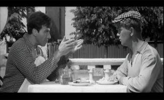 Слушайте, Шура, если уж вы окончательно перешли на французский язык, то называйте меня не мосье, а ситуайен, что значит-гражданин