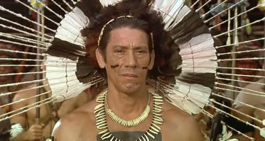 Только вчера "Ягуара" по телеку посмотрел! Молодой еще:)