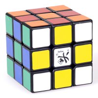 Таких схем сборки кубика Рубика несколько десятков. Одним из методов скоростной сборки, который называется методом  Джессики Фридрих пользуются на соревнованиях. Метод включает в себя 57 коротких алгоритмов,  позволяющих собирать кубик практически мгновенно. главное, правильно определить, каким алгоритмом пользоваться. 
Только нужен не обыкновенный кубик, который продается в каждой лавке, а специальный - скоростной, плюс небольшая доработка механизма. Например такой: DaYan 5 ZhanChi black.