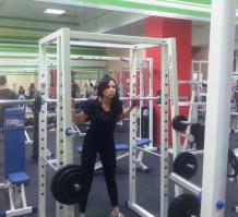 Почему же сразу толстушки? ))
Мне, например, тоже не нравятся селёдки. Но это их ремесло, требующее определенных стандартов.
Если же не касаться рода их деятельности, то я бы тоже всех их подкормила и загнала в качалку, т.к. практически все бесформенные спички.