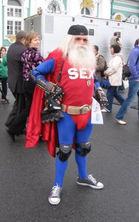 Вот был действительно правильный и бойкий старичок, который фору многим молодым давал. Царство небесное.