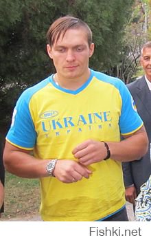 Алекса́ндр Алекса́ндрович У́сик (укр. Олександр Олександрович Усик, род. 17 января 1987, Симферополь, Украинская ССР, СССР) — украинский боксёр-профессионал, олимпийский чемпион 2012 года в категории до 91 кг, ЧМ среди любителей: «золото»-2011 (91 кг), бронзовый чемпион Европы 2006 года (до 75 кг), чемпион Европы золото 2008 года (до 81 кг), чемпион Украины. Заслуженный мастер спорта Украины.