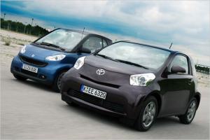 Латвийские велосипедисты показали, как много места занимают автомобили