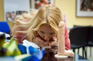 Ну могу сказать что ты ошибаешься, а вот насчёт твоей младшей сестры... смотри, пока ты в португалии толчки чистишь она в большой город собралась, в Москву, повышает квалификацию что бы пользовалась популярностью.