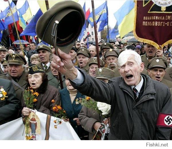 За тебя вот эти мрази воевали, помолчи, вша! сейчас о героях говорят.