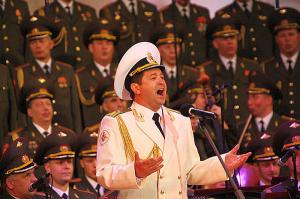 Универсальная  - только лопата. И то двух видов))))
.................................
Имхо - спецназу свой ствол, пехоте свой, и т.п.
Главное -  соблюсти баланс.
Зачем сврехточную или сверхдорогую модульную систему рядовому мотострелку по призыву - калаша хватит.
Другое дело что с 90 годов пролоббировали кучу как хороших так и плохих проектов - в результате такой компот, как с оружием так и со спецназом.
Например - Спецподразделения ФТС России  - силовая поддержка таможенников - нах она нам и им нужна за наши налоги?
Тема долгая и не быстрая - а поднята она скорее всего опять лобберами  - мы же "мобилизуемся" последнее время, программа оборонзаказа пересмотрена - выводы делайте сами.
...............
Но с такими войсками нам никакой враг не страшен - перепоем и запоем.
(Интересно, почему в штатах нет дважды медали конгресса ансамбля песни и пляски вашингтонского военного округа?))