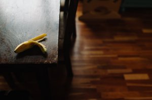 У меня муж так делает. 32 годика мальчонке...