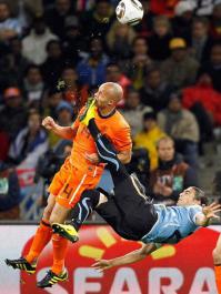 Сегодня травка особенно вкусная! На, попробуй!