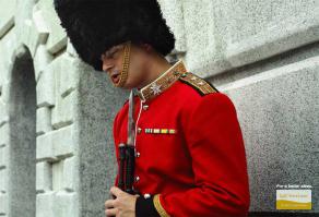 Одевшись головой на штык, парнишка рискует не проснуться.