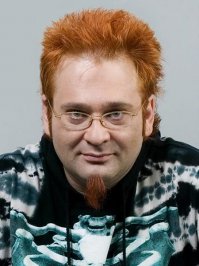 Мне одному показалось, что зеленый человечек слева похож на покинувшего нас Романа Трахтенберга?