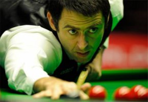 про снукеристов (и бильярдистов вообще) можно отдельный пост делать.
в топ-32 куча левшей, не считая, конечно, Ронни, которому все равно, какой рукой играть