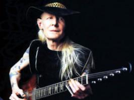 Johnny Winter - Тоже альбинос. Один из известнийших "белых" исполнителей Блюза.