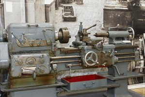 За таким станком и мне постоять довелось.