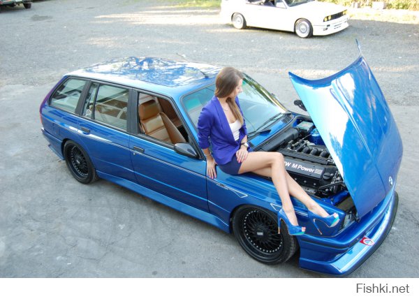 Сексуальные девушки и красивые автомобили