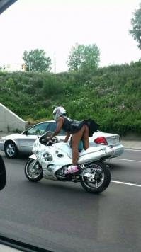 Девушка на стальном коне