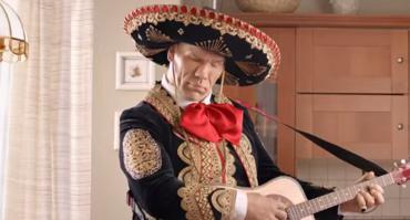 ты ещё скажи,что у них валуев в зале в сомбреро на гитаре играет!;)