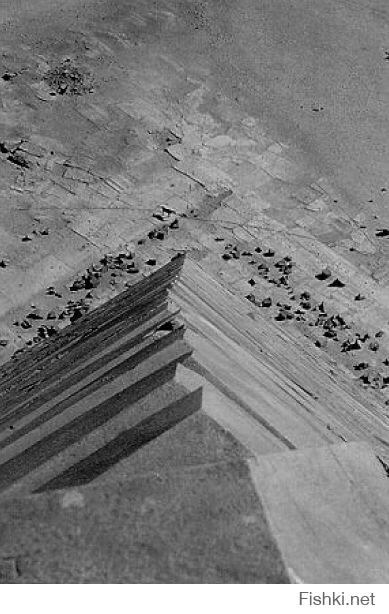 Вот вид с вершины с Пирамиды Хафра в Египте. Если бы так строили инопланетяне, то вряд ли бы они до нас долетели.